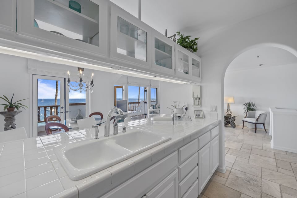H882 - Hamilton Cove Villa 8-82