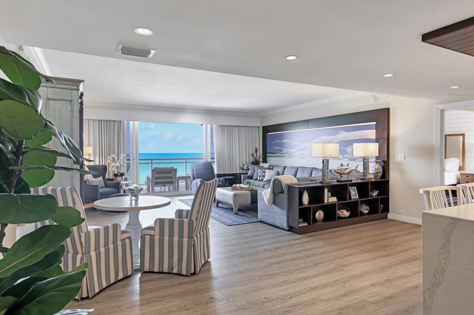 Inn On The Beach 3907 by FVC