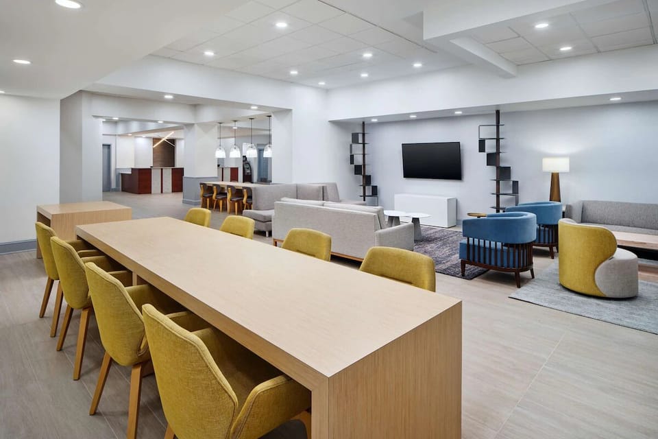 Spread out in a bright lounge designed for relaxing conversations.
