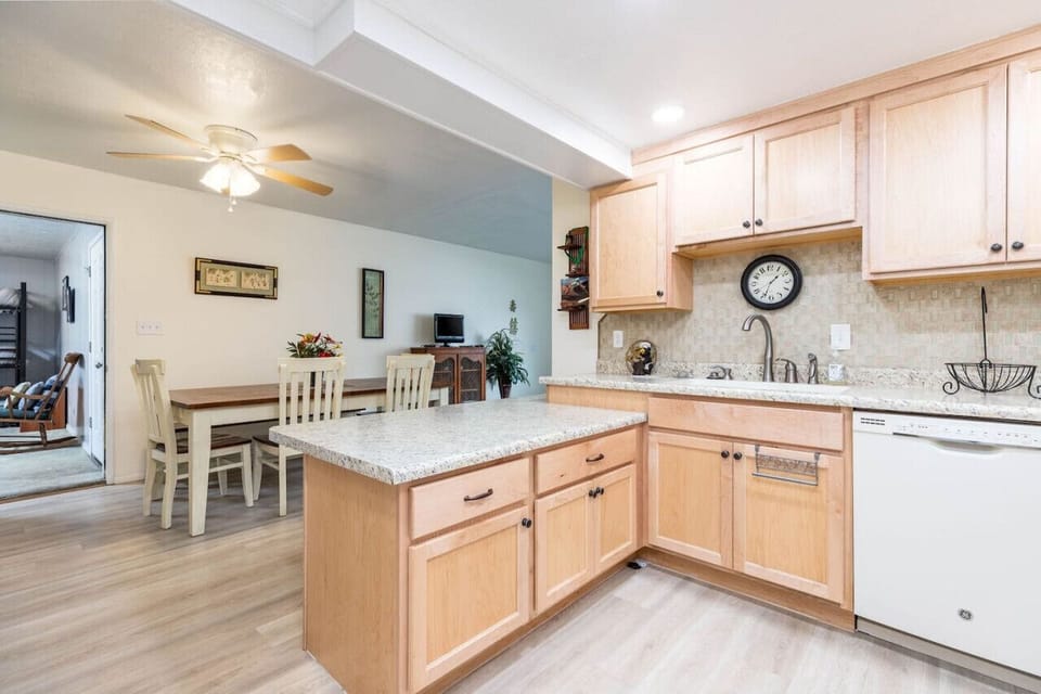 Fully Stocked Kitchen