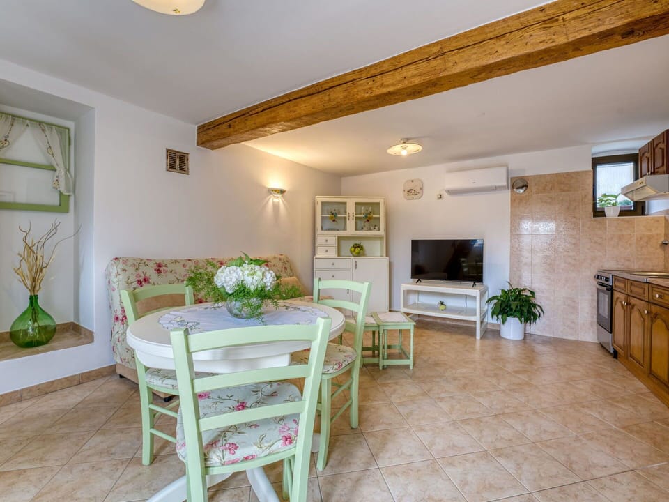 Furniture, Plant, Houseplant, Wood, Table, Living Room, Picture Frame, Interior Design, Flooring, Floor