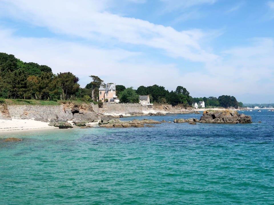 Water, Sky, Cloud, Natural Landscape, Tree, Lake, Bank, Beach, Horizon, Wind Wave
