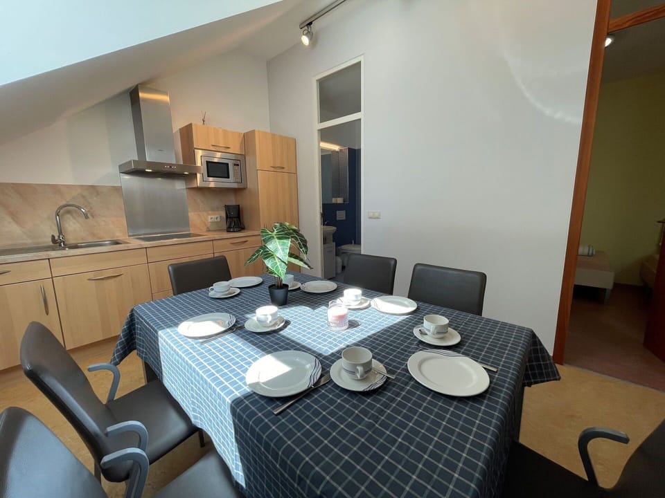 Table, Furniture, Property, Cabinetry, Chair, Building, Interior Design, Wood, Countertop, Tableware