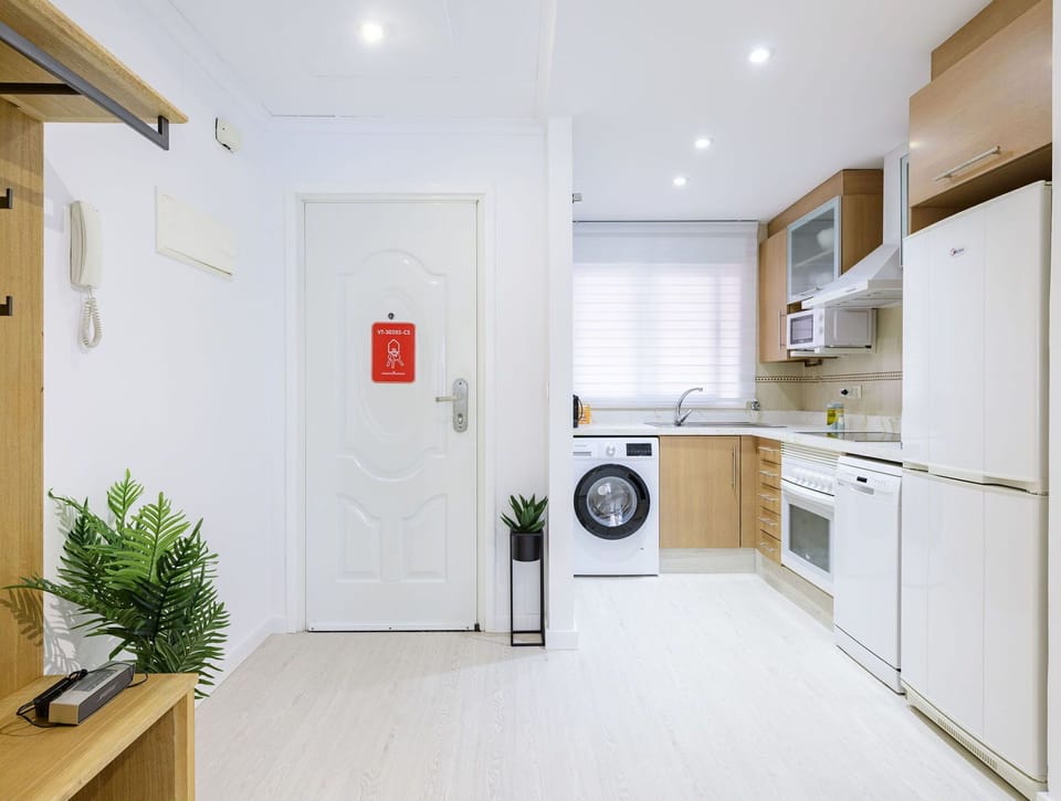 Property, Plant, Cabinetry, Building, Houseplant, Wood, Sink, Interior Design, Architecture
