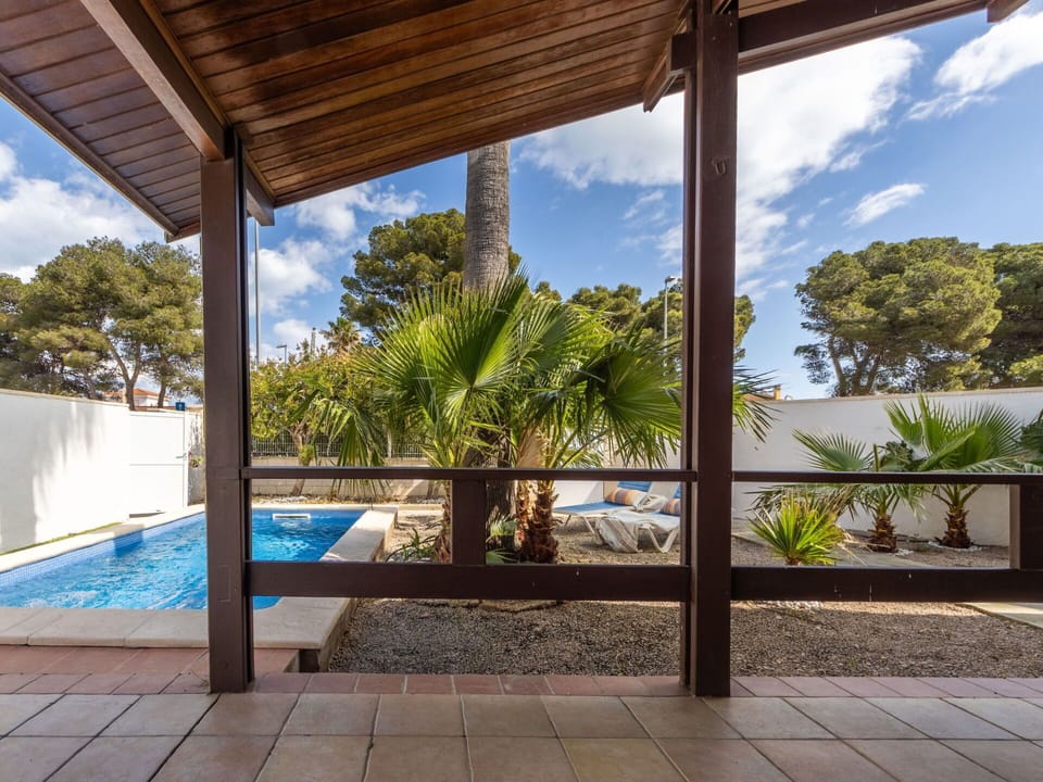 Shade, Floor, Composite Material, Resort, Eco Hotel, Swimming Pool, Wood Stain, Deck, Outdoor Structure, Hardwood