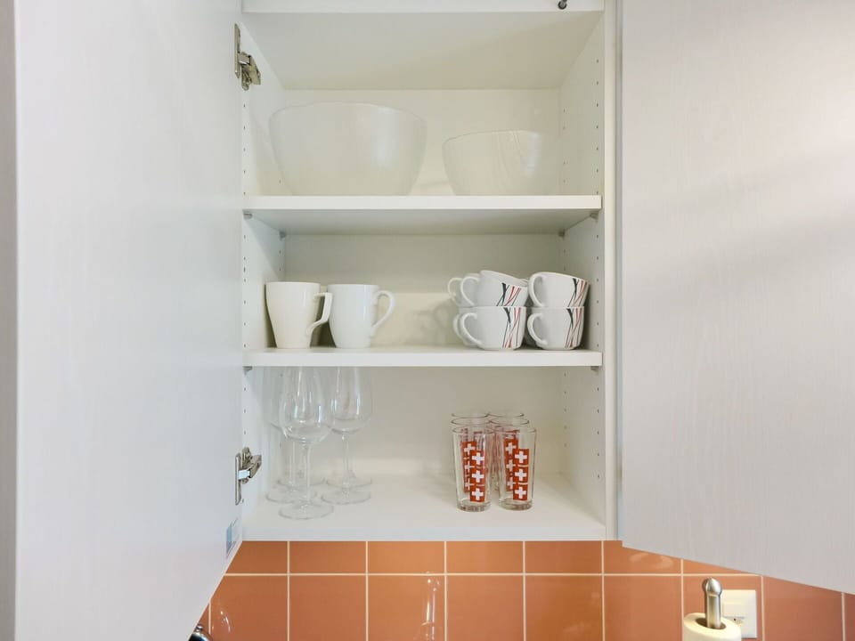 Shelf, Shelving, Wall, Rectangle, Room, Wood, Flooring, Ceiling, Font, Home Accessories