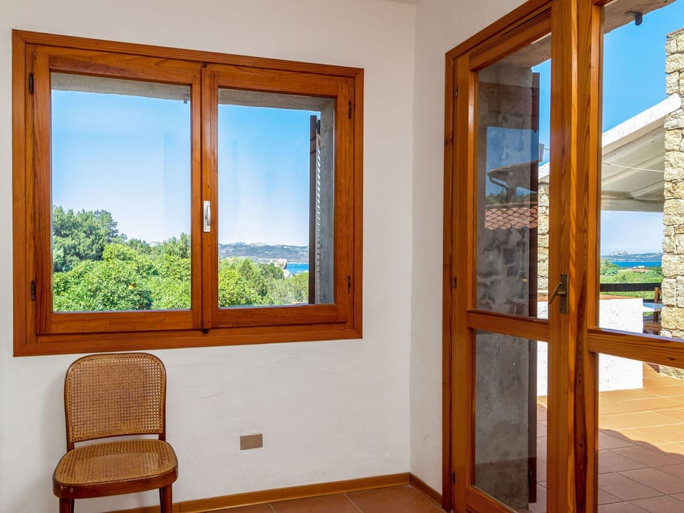 Property, Window, Wood, Shade, Sky, Interior Design, Paint, Floor, Wood Stain
