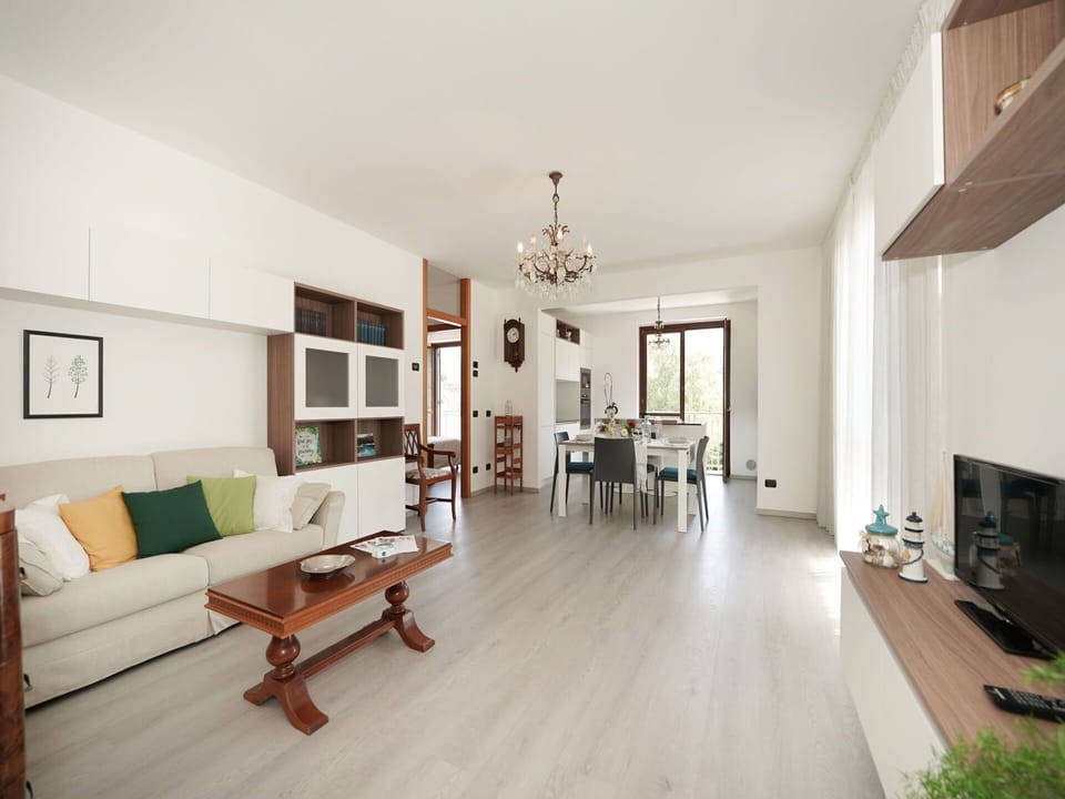 Picture Frame, Furniture, Property, Table, Couch, Wood, Interior Design, Architecture, Floor, Flooring