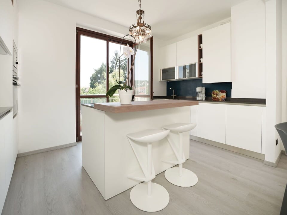 Wood, Building, Flooring, Interior Design, Floor, Window, Cabinetry, Hall, Material Property
