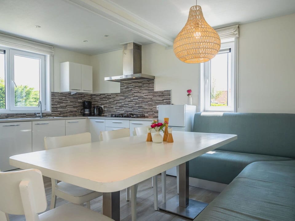 Table, Furniture, Property, Couch, Window, Wood, Lighting, Chair, Interior Design, Building