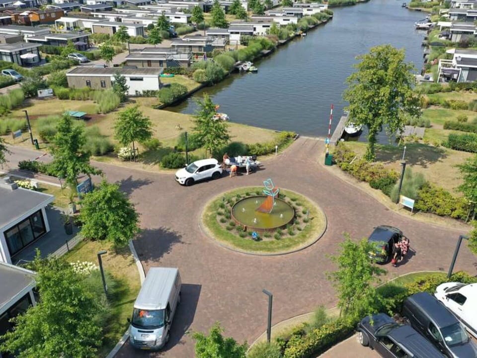 Water, Car, Plant, Property, Vehicle, Building, Infrastructure, Tree, Urban Design, Neighbourhood