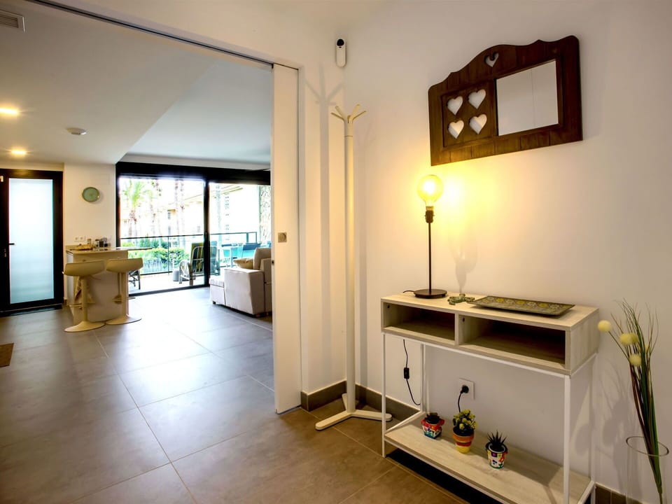 Building, Wood, Interior Design, Houseplant, Flooring, Floor, Plant, Flowerpot, Hardwood, Ceiling