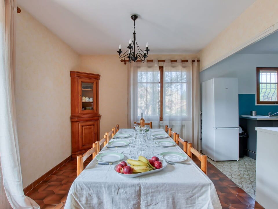 Cabinetry, Furniture, Table, Property, Wood, Lighting, Chair, Interior Design, Window, Building