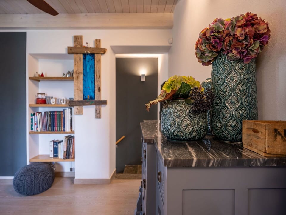 Furniture, Property, Shelf, Plant, Shelving, Wood, Cabinetry, Interior Design, Floor, Living Room