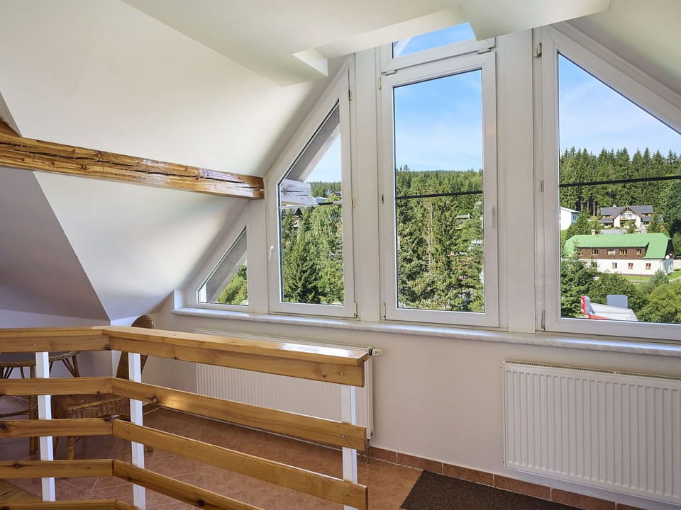 Window, Shade, Building, Wood, Sky, Interior Design, Floor, Beam, Hardwood
