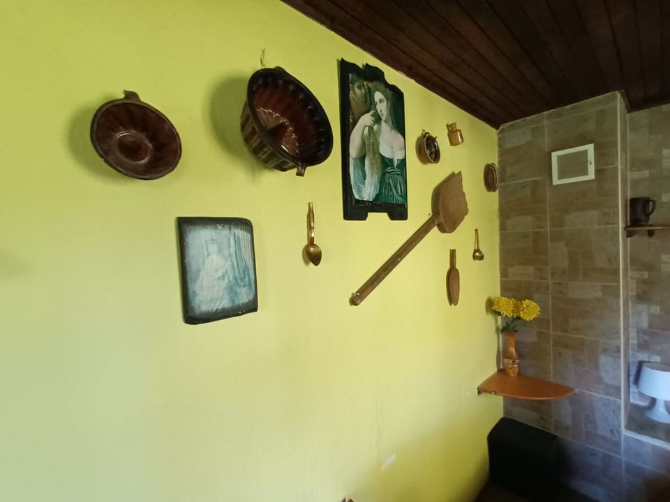 Picture Frame, Wood, Art, Event, Room, Visual Arts, Font, Ceiling, Collection, Tourist Attraction