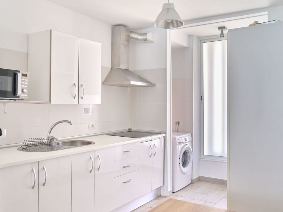 Cabinetry, Property, Sink, Countertop, White, Building, Kitchen Sink, Tap, Lighting, Drawer