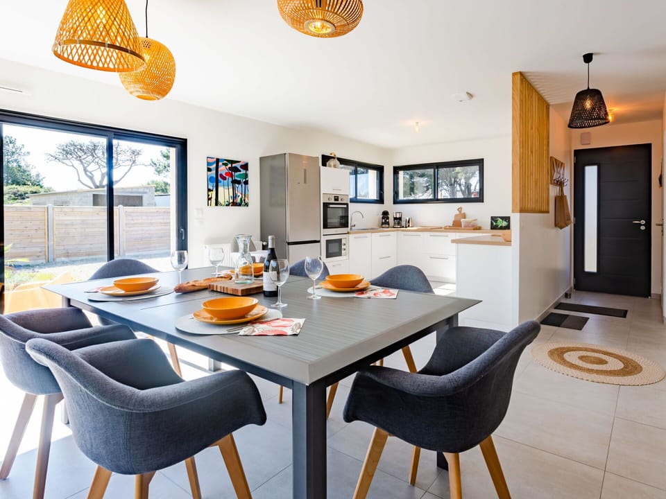 Table, Furniture, Property, Chair, Orange, Lighting, Wood, Interior Design, Architecture, Living Room