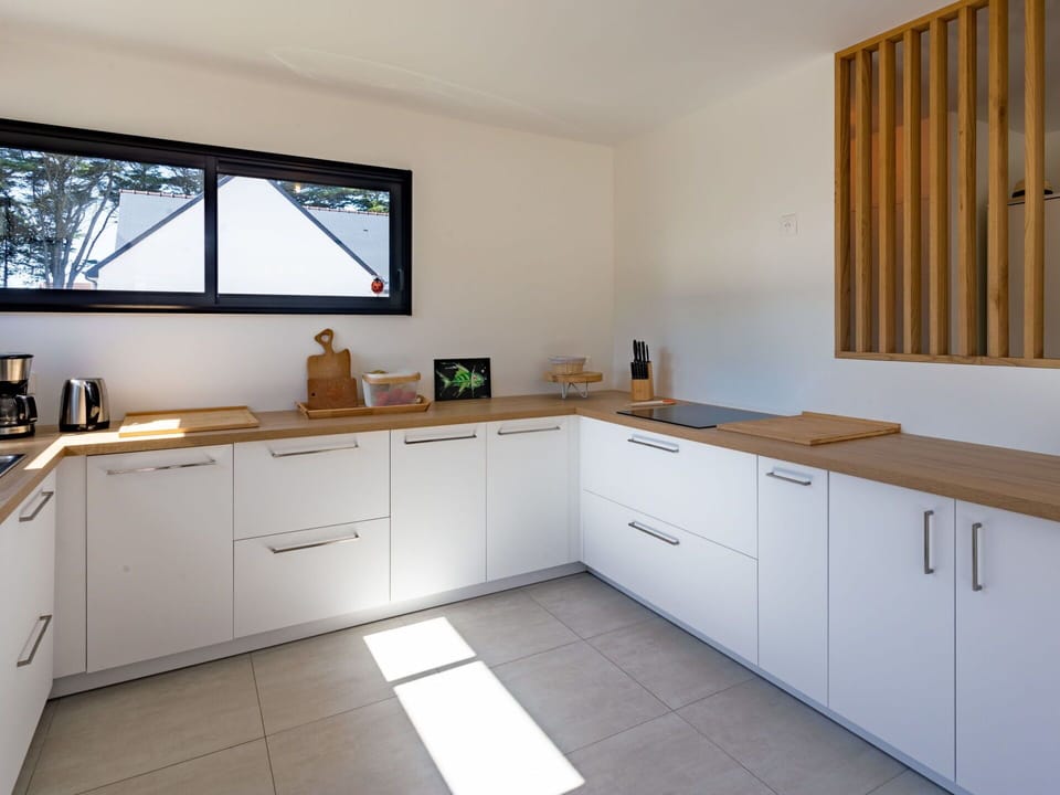 Cabinetry, Countertop, Furniture, Property, Tap, Drawer, Wood, Interior Design, Lighting, Building