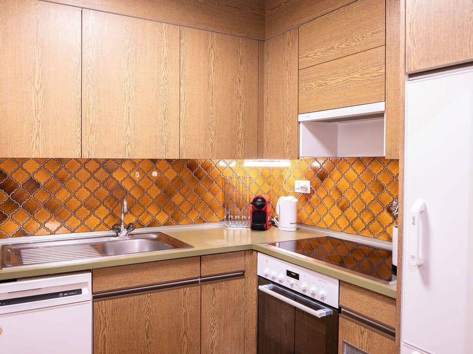 Brown, Cabinetry, Kitchen Sink, Tap, Sink, Countertop, Furniture, Plumbing Fixture, Kitchen, Wood