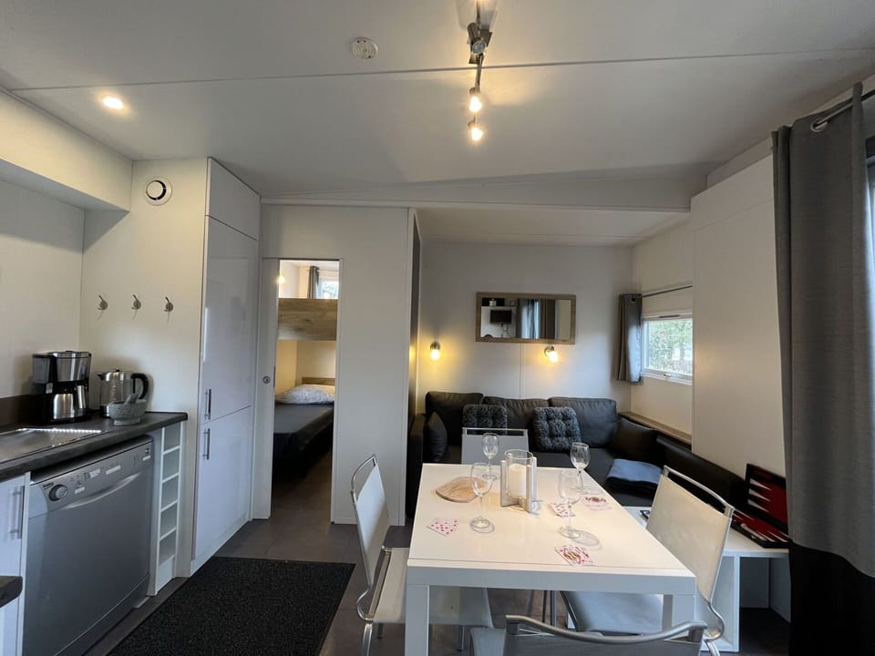 Property, Building, Table, Cabinetry, Lighting, Sink, Interior Design, Chair, Window, Kitchen & Dining Room Table