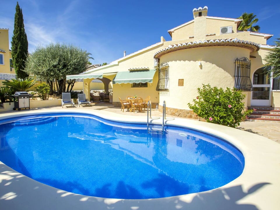 Water, Sky, Plant, Property, Swimming Pool, Azure, Shade, Tree, Building, Residential Area