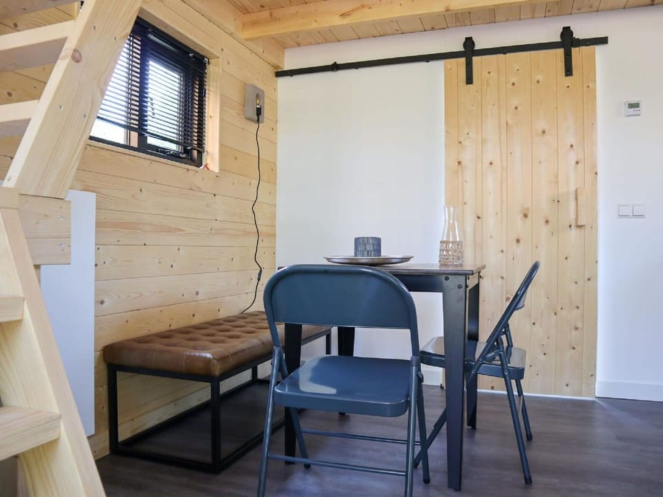 Furniture, Window, Building, Wood, Interior Design, Architecture, Floor, Flooring, Table