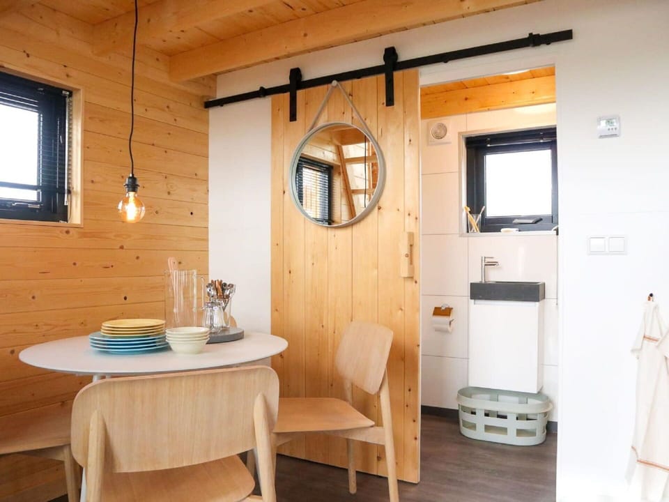 Mirror, Property, Building, Furniture, Window, Table, Wood, Door, House, Interior Design