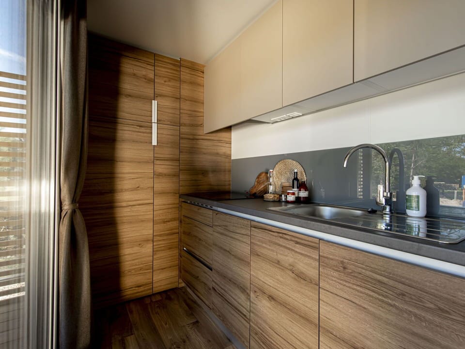 Countertop, Cabinetry, Tap, Sink, Kitchen Sink, Wood, Kitchen, Flooring, Floor, Plumbing Fixture