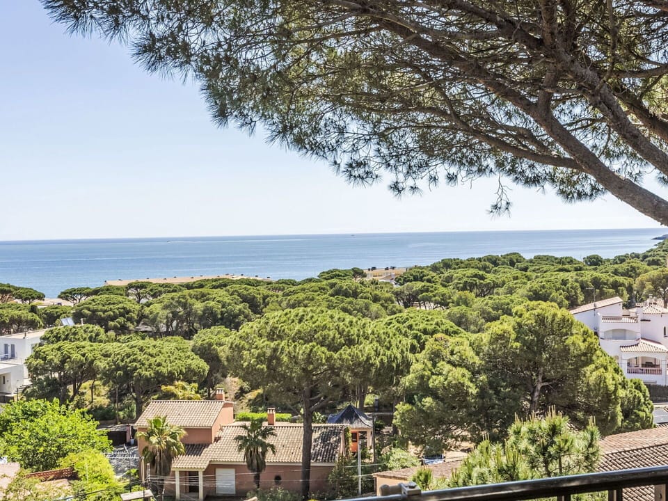 Sea, Sunlight, Balcony, Shade, Ocean, Coast, Landscaping, Eco Hotel, Tropics, Villa
