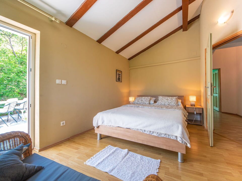 Furniture, Building, Comfort, Window, Wood, Bed Frame, House, Interior Design, Bed