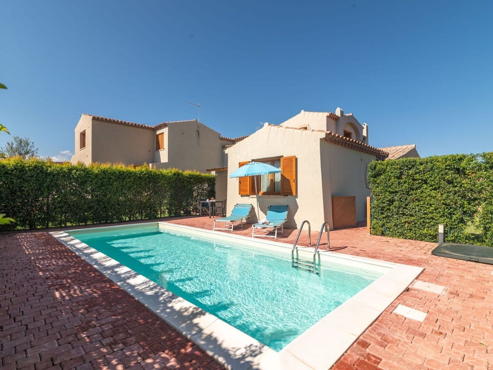 Water, Sky, Plant, Property, Swimming Pool, Grass, Shade, Leisure, Real Estate, Rectangle