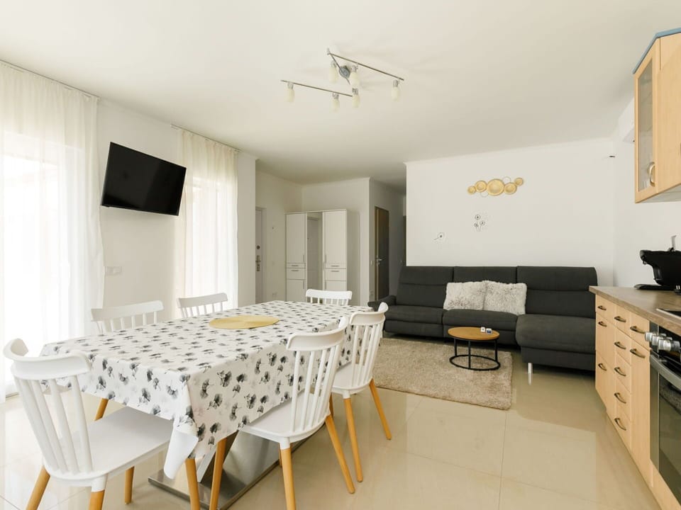 Table, Furniture, Property, Cabinetry, Chair, Building, Interior Design, Wood, Flooring, Floor
