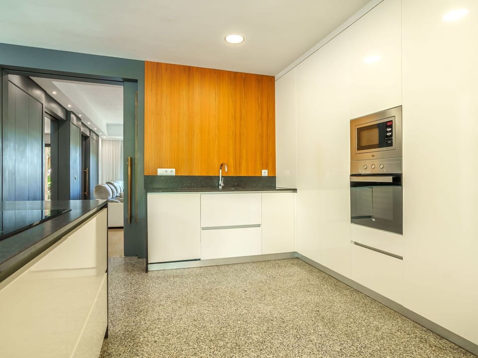 Cabinetry, Building, Countertop, House, Wood, Interior Design, Houseplant, Tap, Flooring, Sink