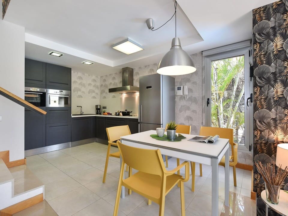 Sky, Property, Furniture, Building, Table, Interior Design, Shade, Plant, Leisure, Condominium