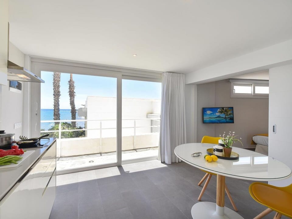 Sky, Property, Furniture, Building, Table, Interior Design, Shade, Plant, Leisure, Condominium