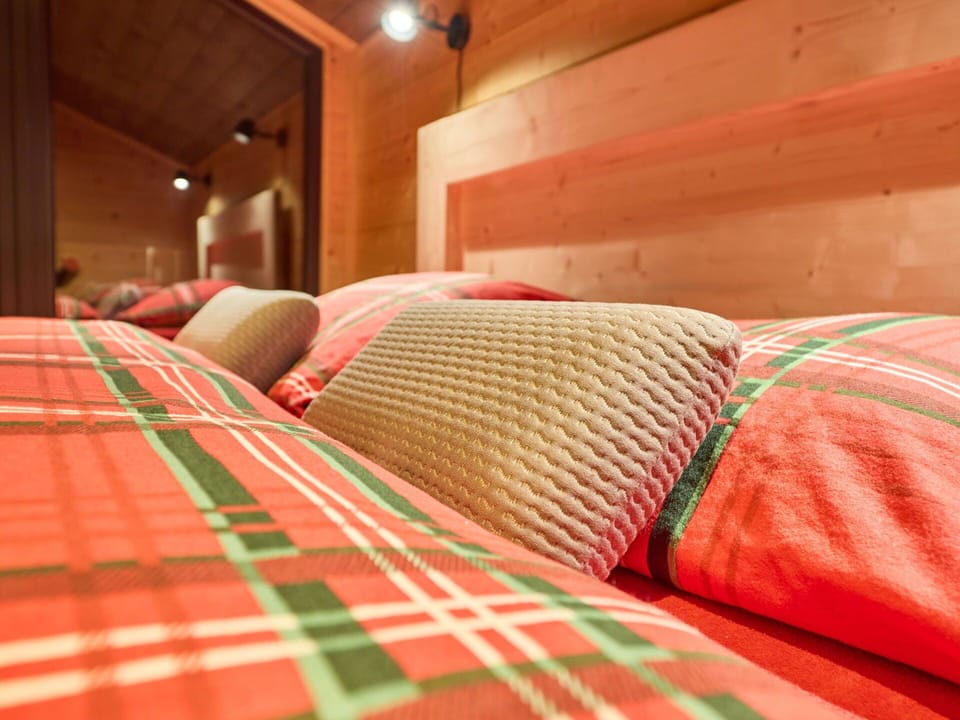 Comfort, Wood, Textile, Orange, Flooring, Bed Frame, Floor, Building, Hardwood
