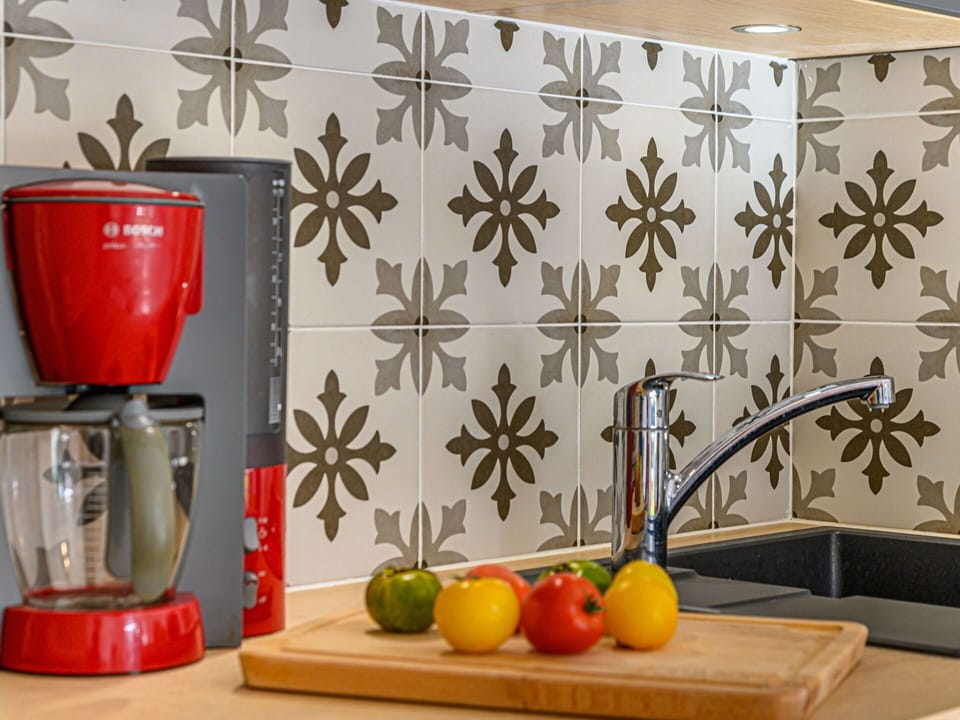 Food, Tableware, Kitchen Appliance, Kitchen, Countertop, Serveware, Fruit, Dishware