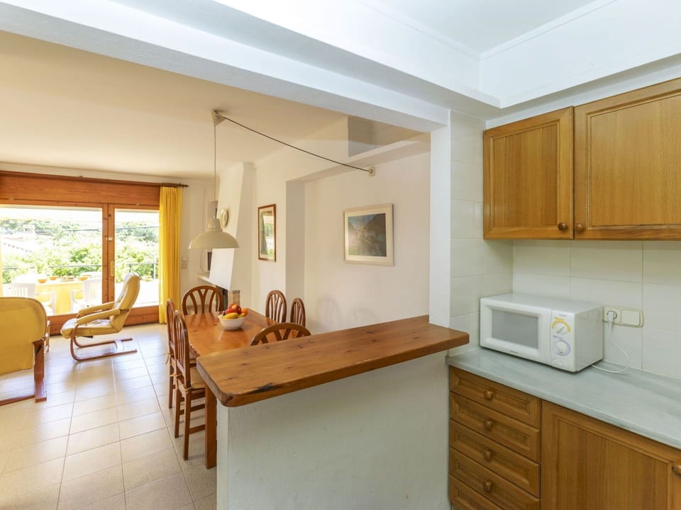 Furniture, Interior Design, Flooring, Countertop, Wood, Floor, Kitchen, Ceiling, Cabinetry, Room