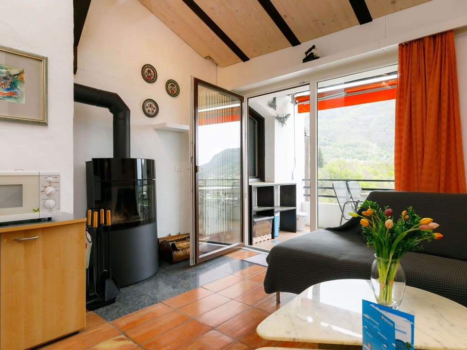 Property, Picture Frame, Building, Flower, Plant, Window, Wood, Interior Design, Comfort, Living Room