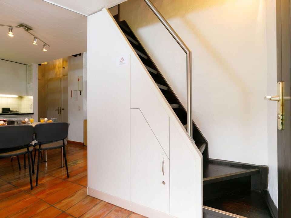 Furniture, Building, Wood, Interior Design, Hall, Flooring, House, Wall, Floor, Wood Stain