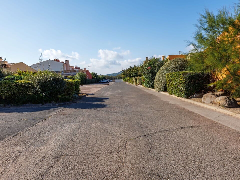 Plant, Sky, Cloud, Road Surface, Asphalt, Land Lot, Tree, House, Thoroughfare