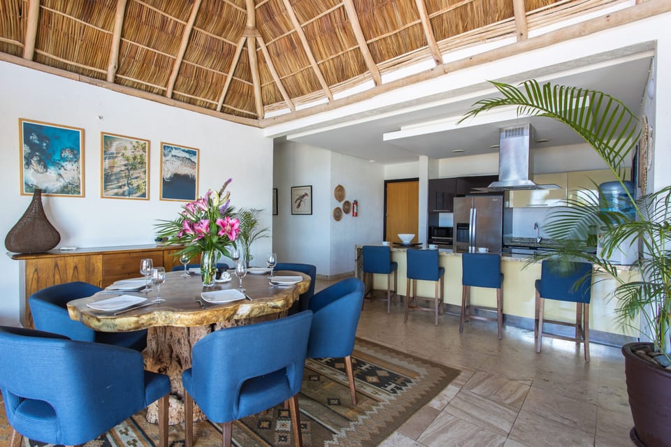 Dining area and entrance to condo 