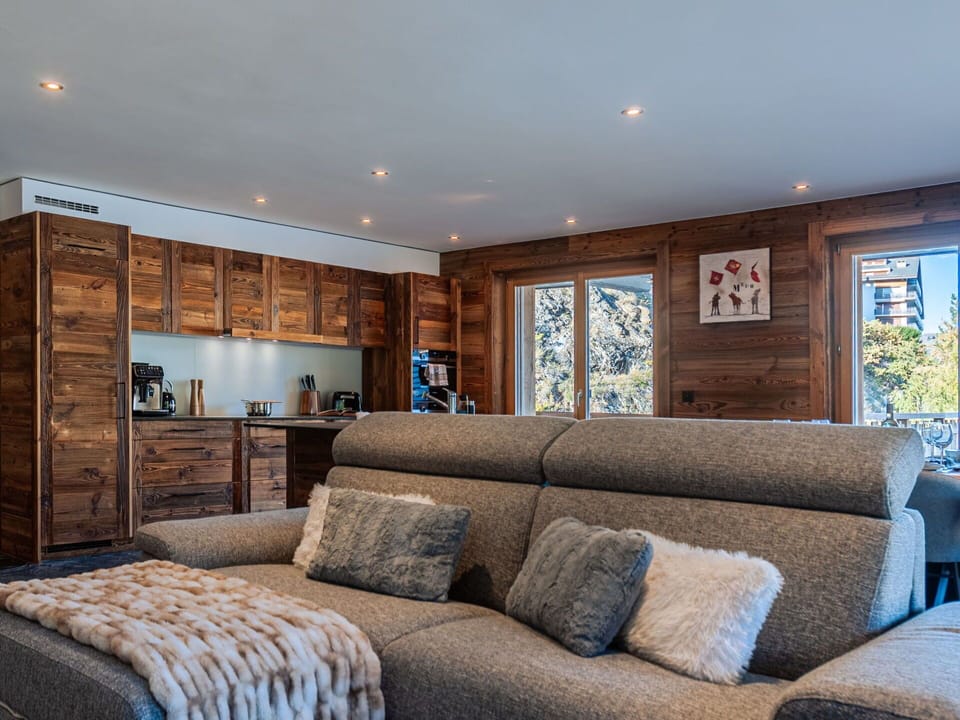 Furniture, Property, Building, Comfort, Couch, Wood, Window, Lighting, Living Room, Flooring