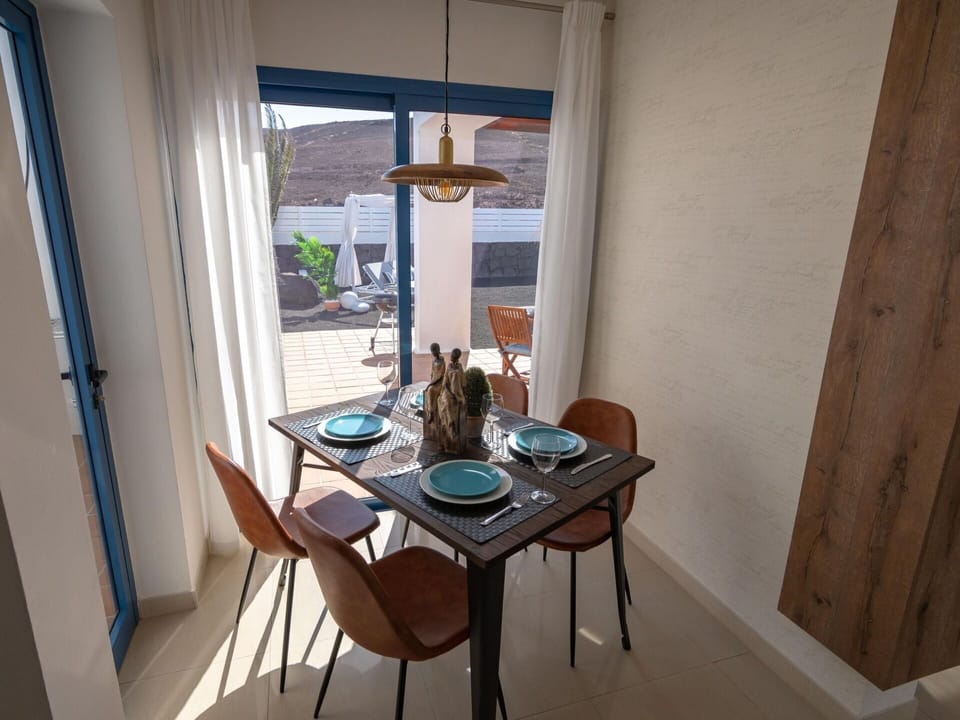 Furniture, Property, Cabinetry, Picture Frame, Window, Building, Comfort, Azure, Drawer, Wood