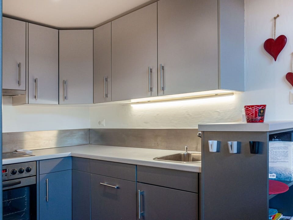 Cabinetry, Countertop, Property, Kitchen Sink, Sink, Kitchen, Building, Flooring, Interior Design, Floor
