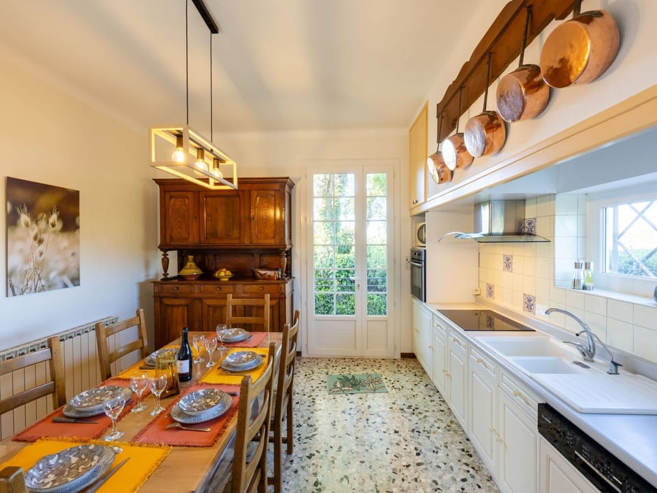 Cabinetry, Property, Sink, Furniture, Kitchen Sink, Countertop, Tap, Picture Frame, Wood, Plumbing Fixture