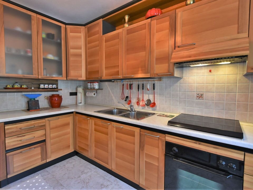 Brown, Cabinetry, Countertop, Kitchen Sink, Property, Furniture, Sink, Tap, Building, Kitchen Stove
