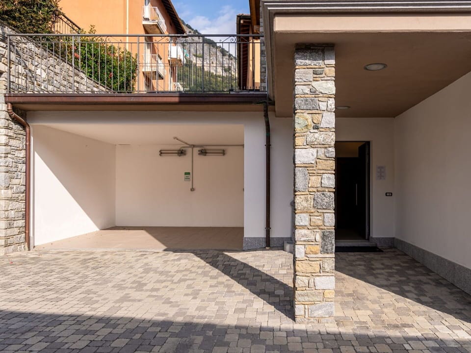 Property, Building, Road Surface, Shade, Interior Design, Wood, Door, Rectangle, Floor