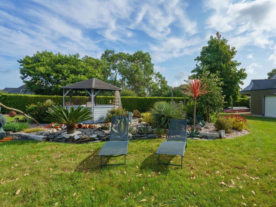 Cloud, Sky, Water, Plant, Property, Building, Azure, Swimming Pool, Tree, Chair